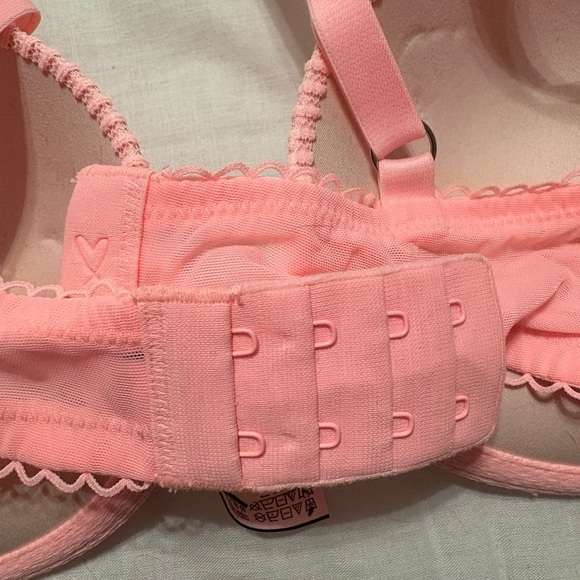 NWOT Pink Lace Women's Victoria Secret Push-Up Bra, Size 38B - Picture 3 of 3